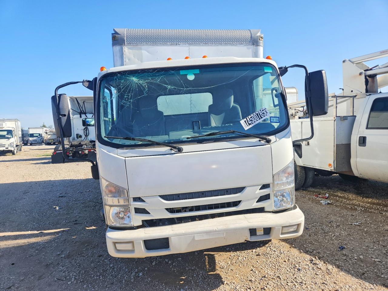 2019 Isuzu NPR BOX Truck