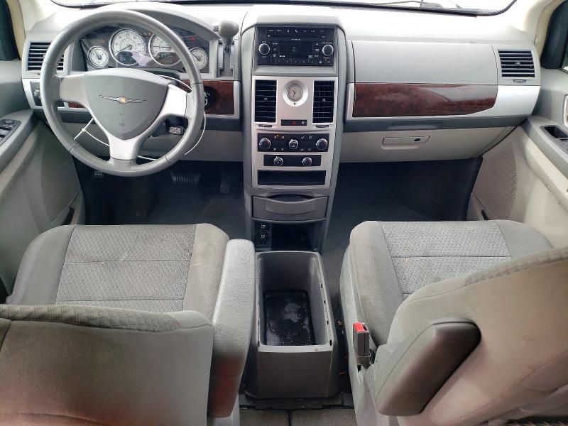 2010 Chrysler Town & Country Touring