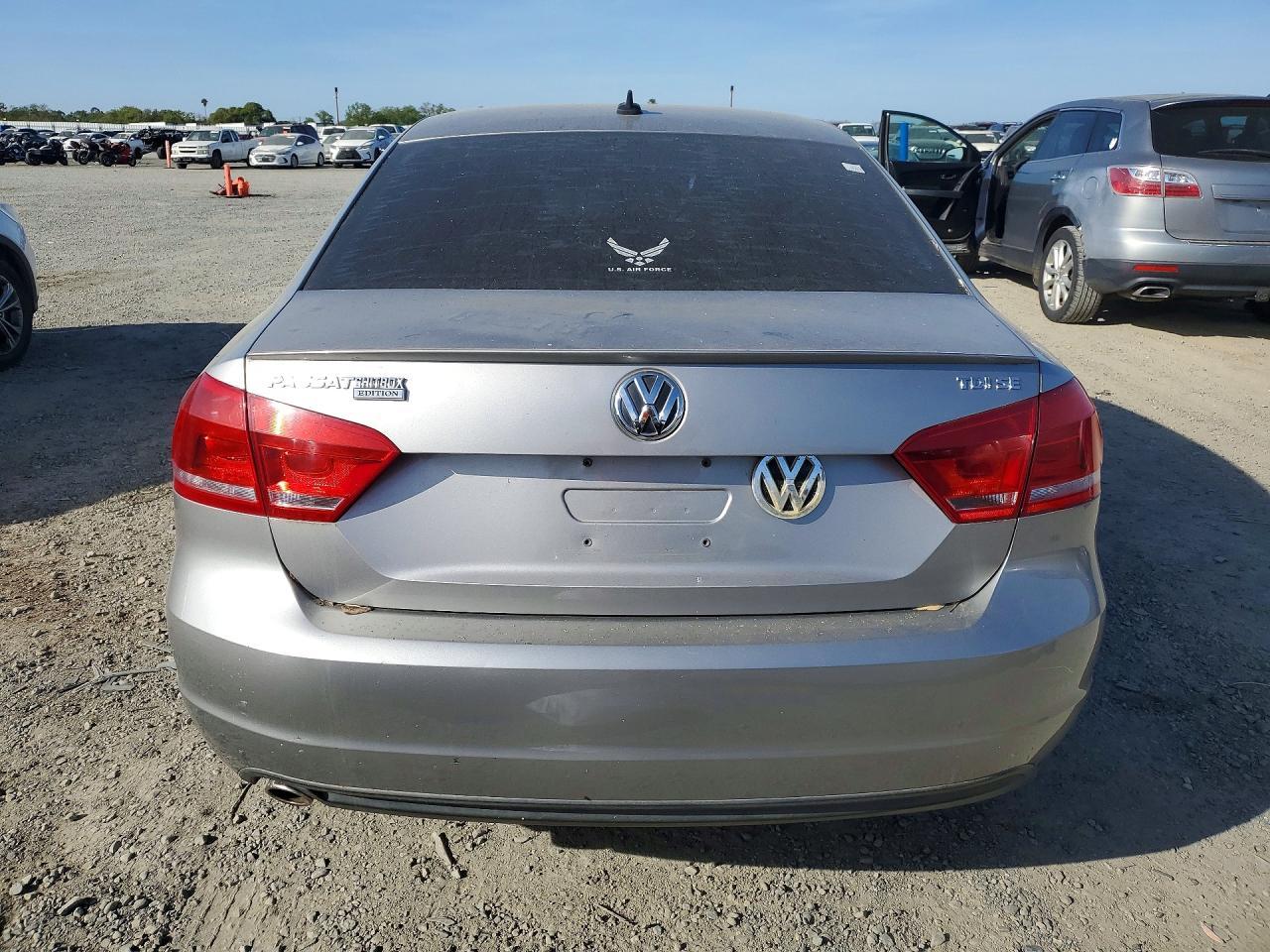 2013 Volkswagen Passat se
