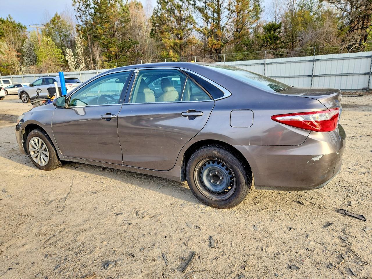 2015 Toyota Camry le