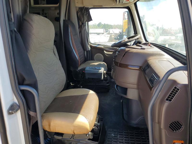 2015 Volvo VNL Semi Truck