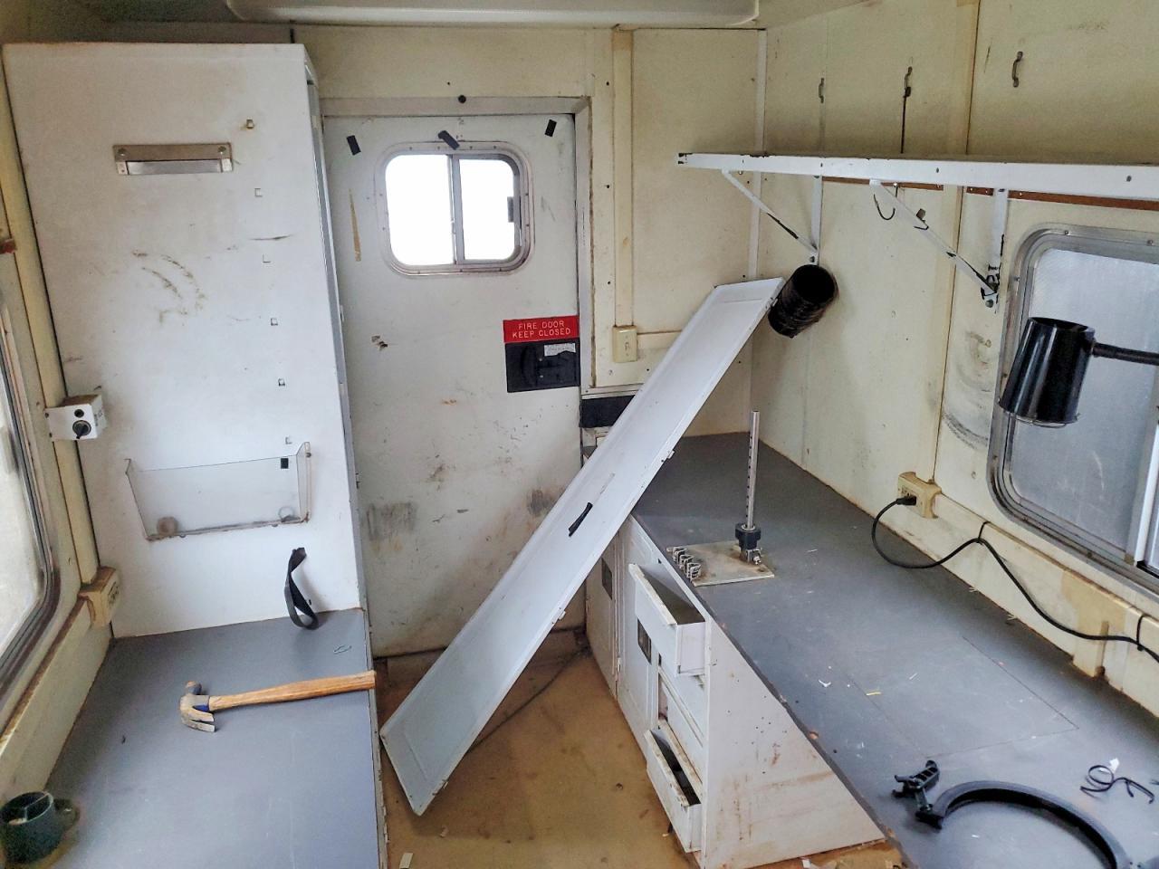 2000 Featherlite 2001 Featherlite Fiber Optic Splicing Trailer