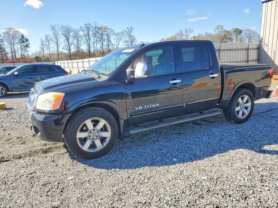 2011 Nissan Titan SV