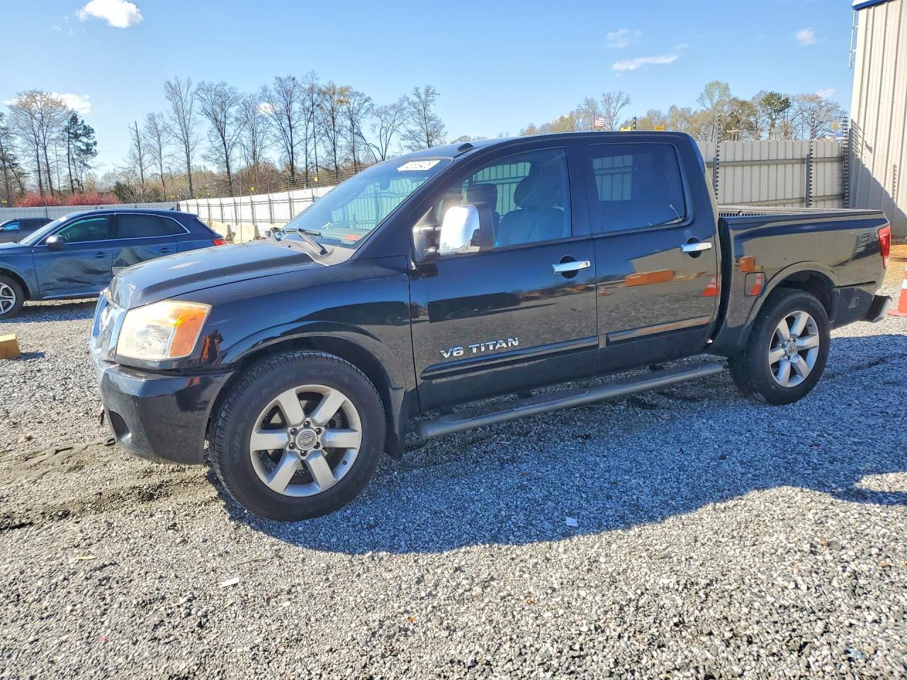 2011 Nissan Titan SV