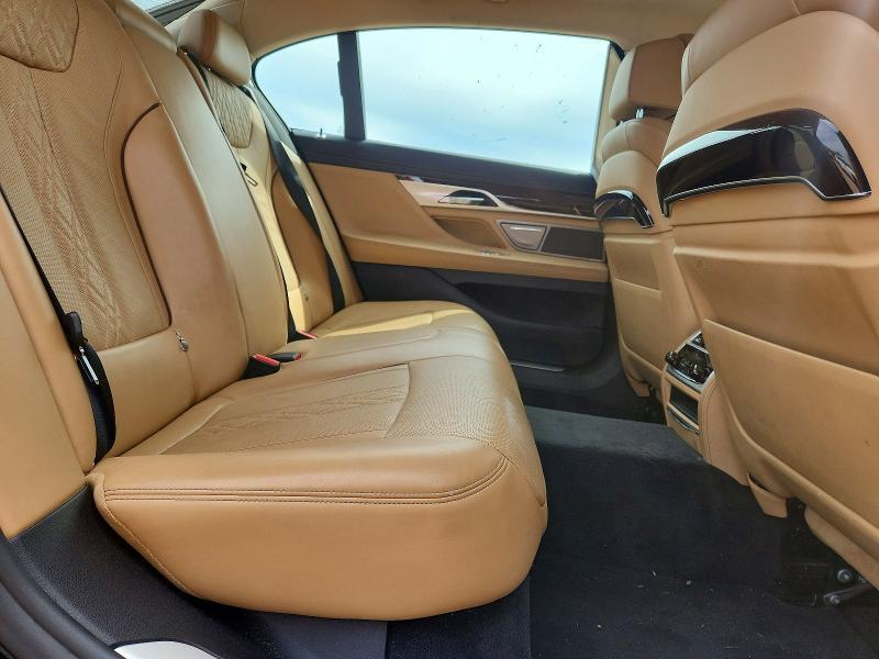 2016 BMW 740 i