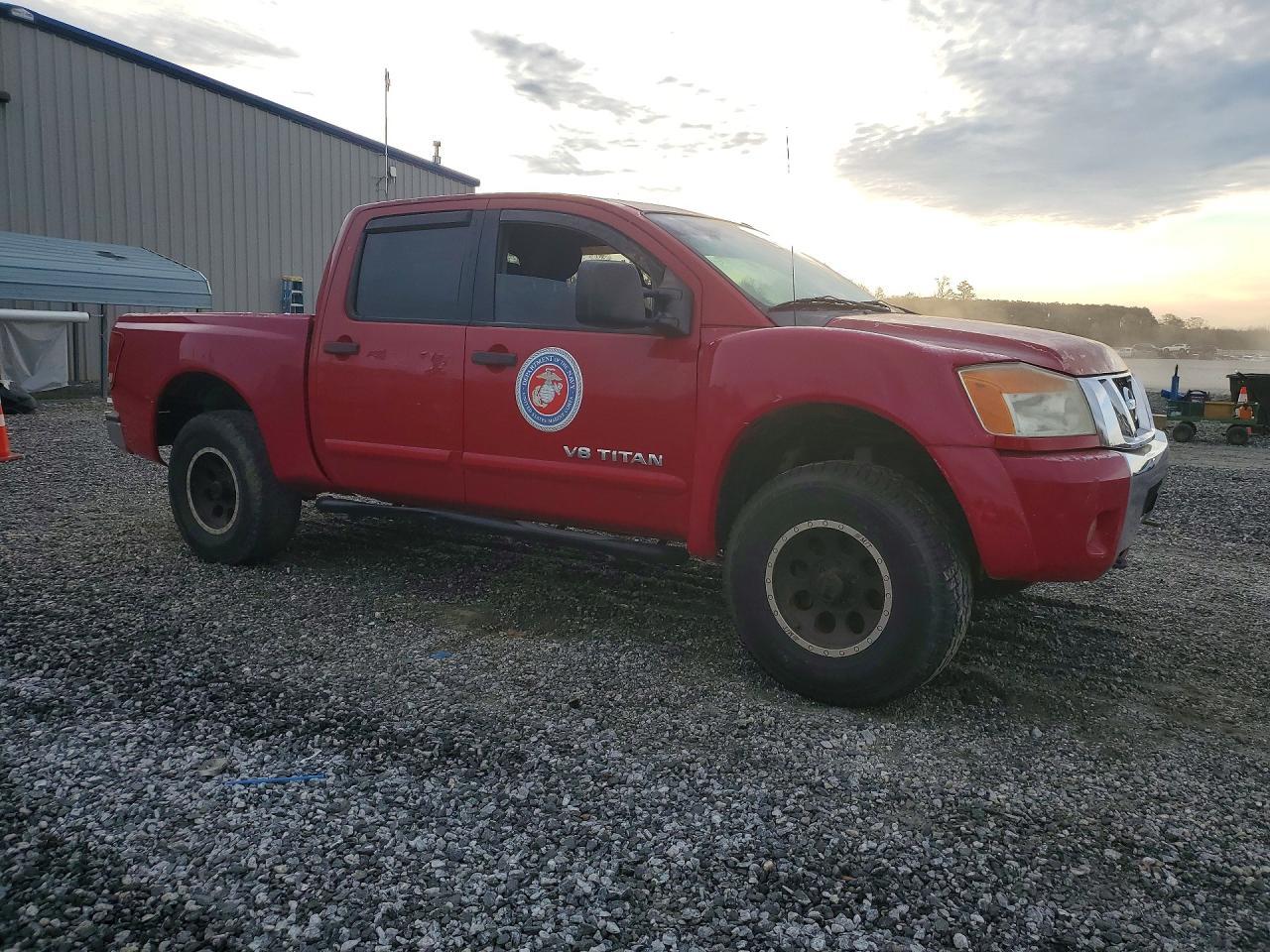 2012 Nissan Titan SV