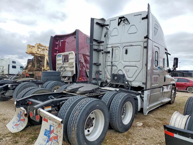 2018 Freightliner Cascadia 125 Semi Truck