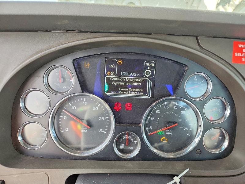 2015 Kenworth T680 Semi Truck