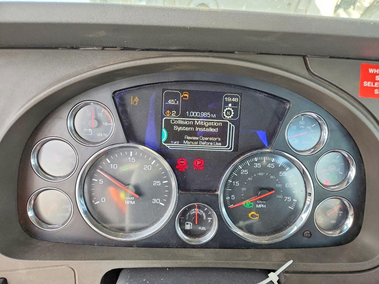 2015 Kenworth T680 Semi Truck