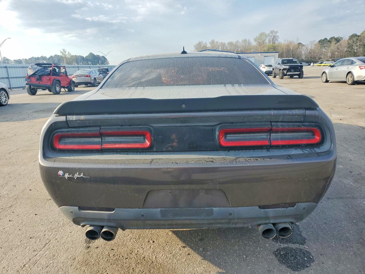 2017 Dodge Challenger r