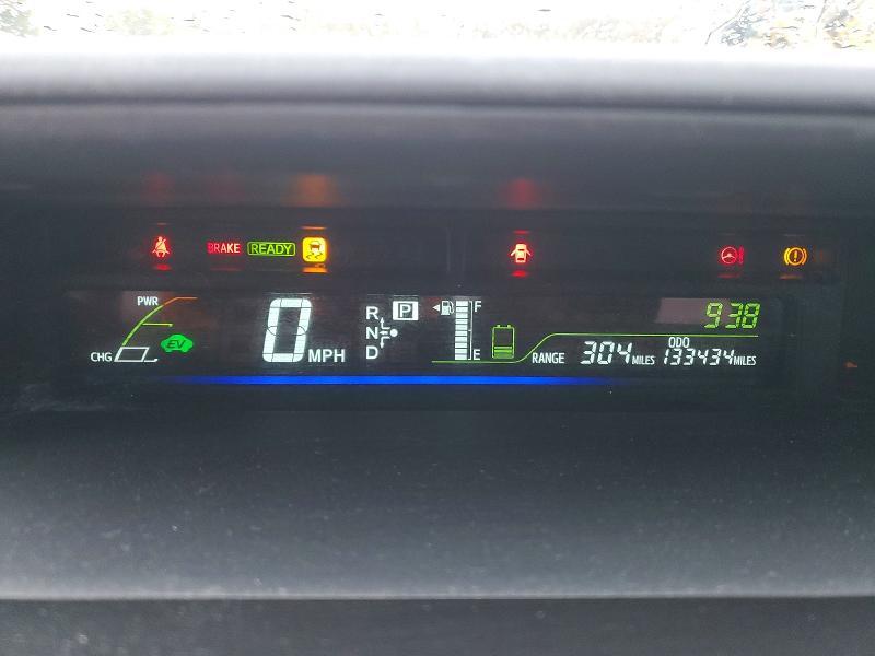 2014 Toyota Prius v Five