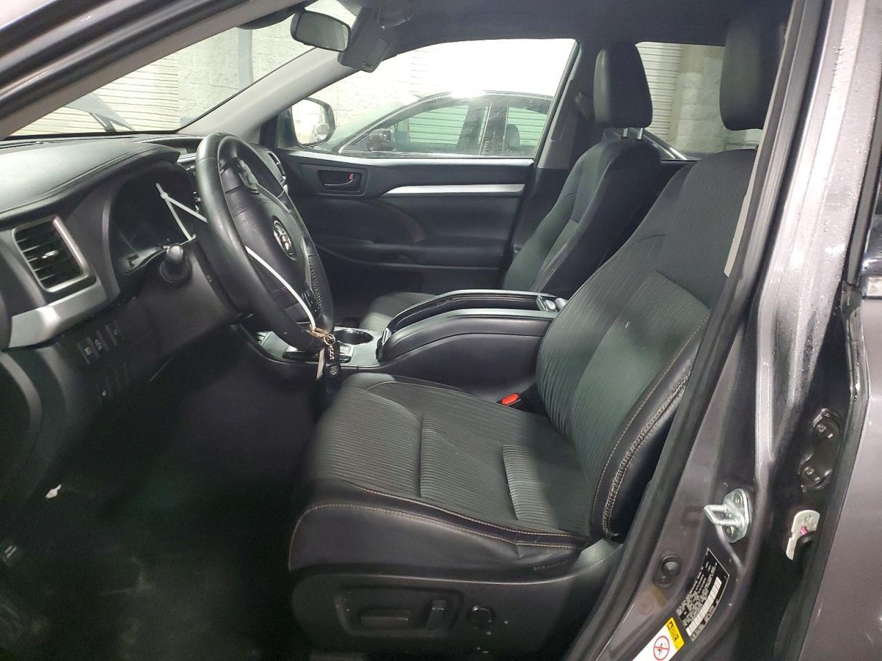 2018 Toyota Highlander le Plus