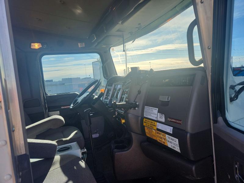 2022 Kenworth Construction T800