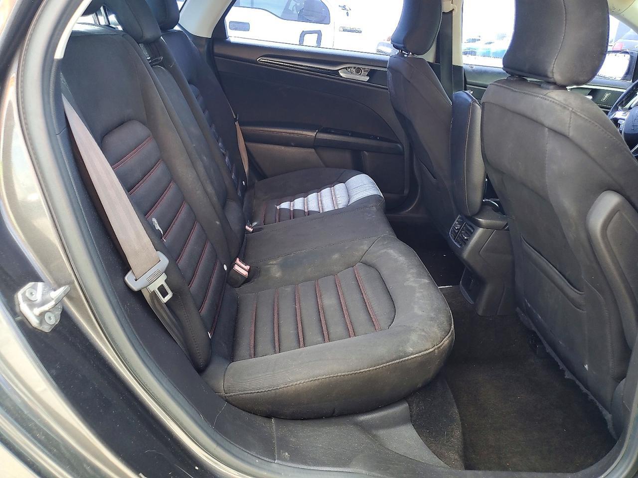 2015 Ford Fusion se