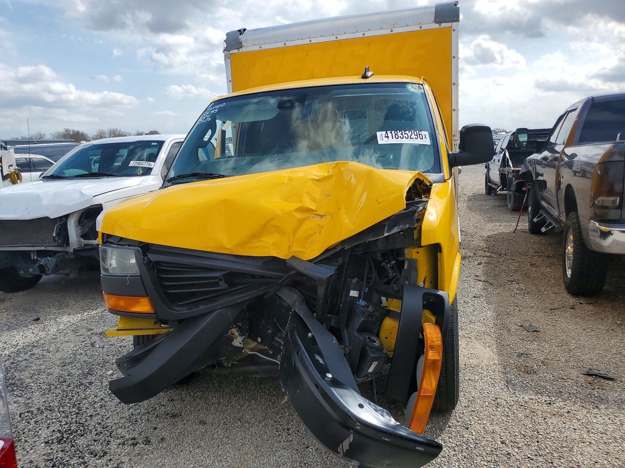 2024 GMC Savana BOX Truck