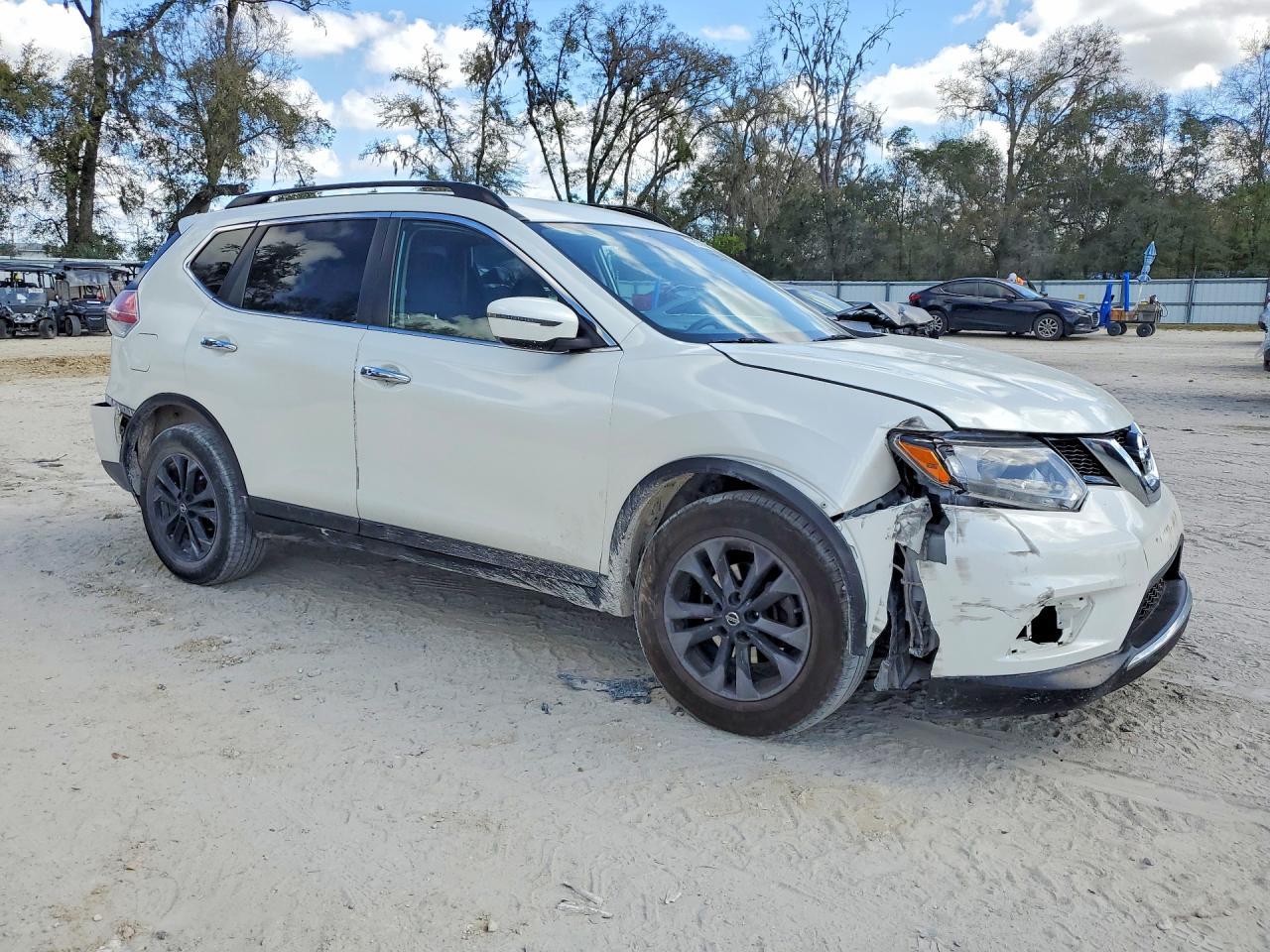 2016 Nissan Rogue sv