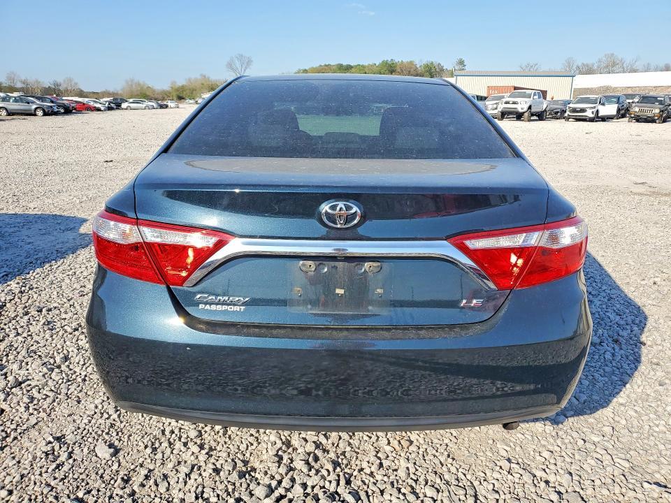 2016 Toyota Camry le