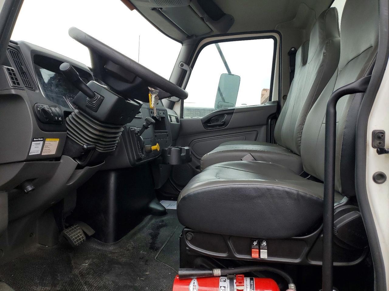 2022 International MV607 BOX Truck