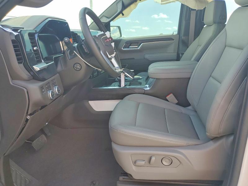 2026 GMC Sierra K1500 SLT