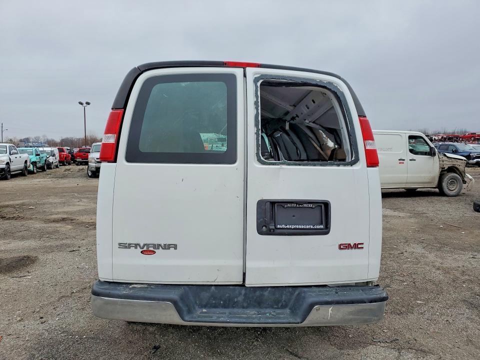 2021 GMC Savana 2500 Cargo Utility / Service van