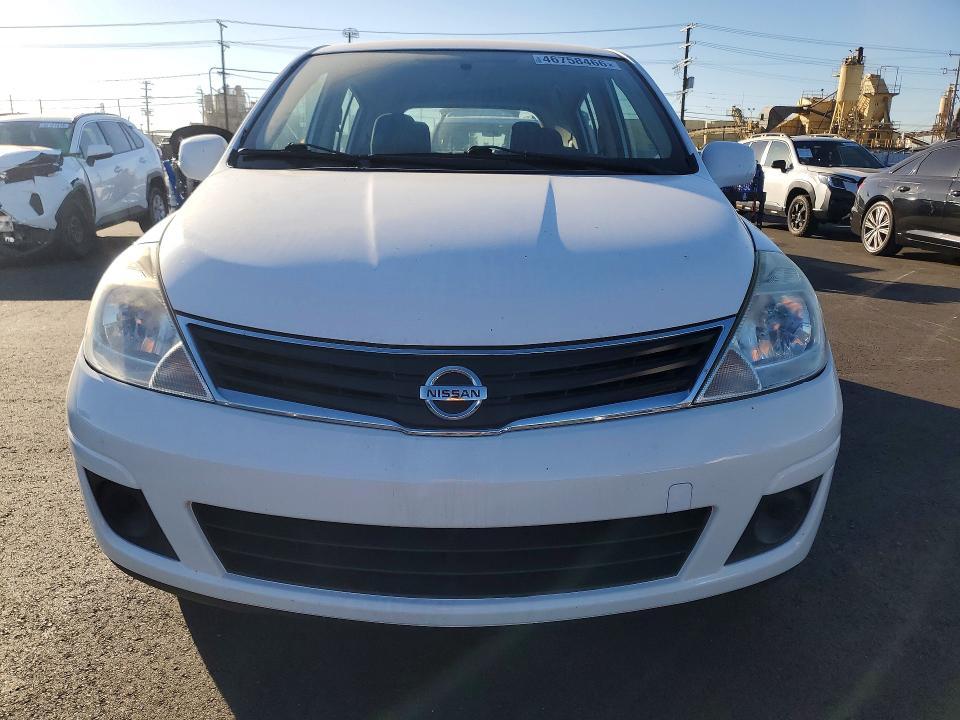2011 Nissan Versa 1.8 s