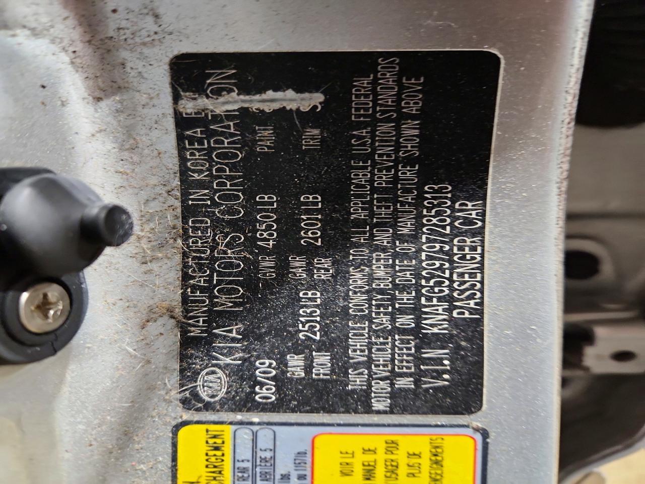 2009 KIA Rondo Base