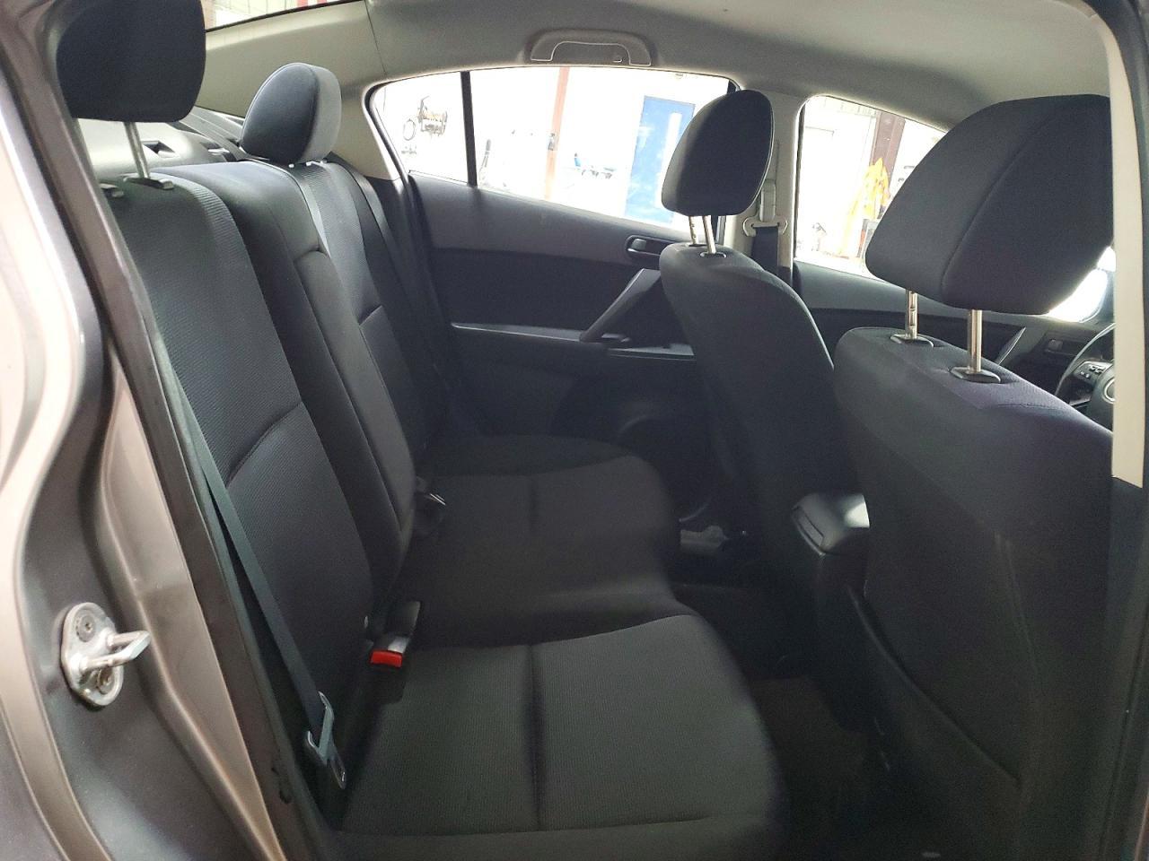 2010 Mazda 3 I