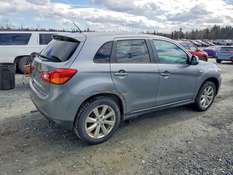 2015 Mitsubishi Rvr se