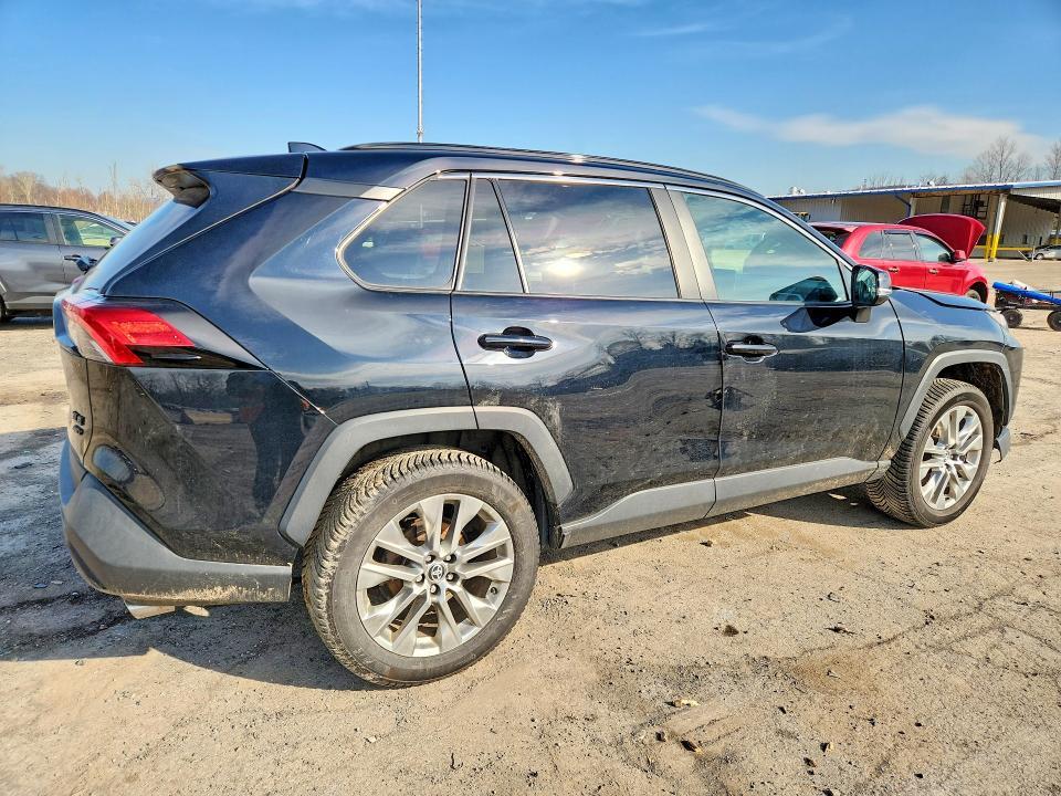 2022 Toyota Rav4 xle Premium
