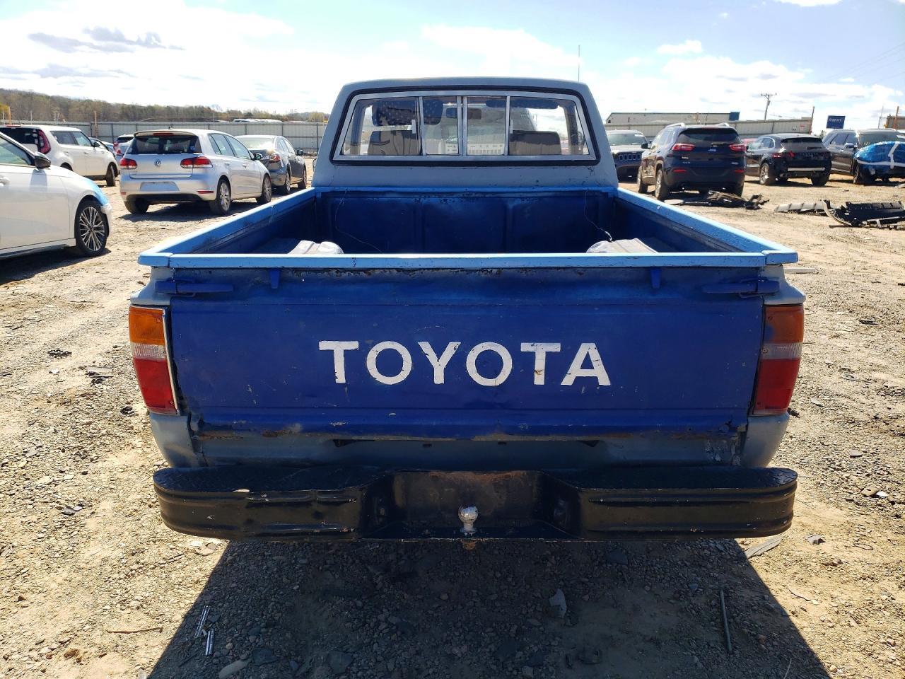 1984 Toyota Pickup Base