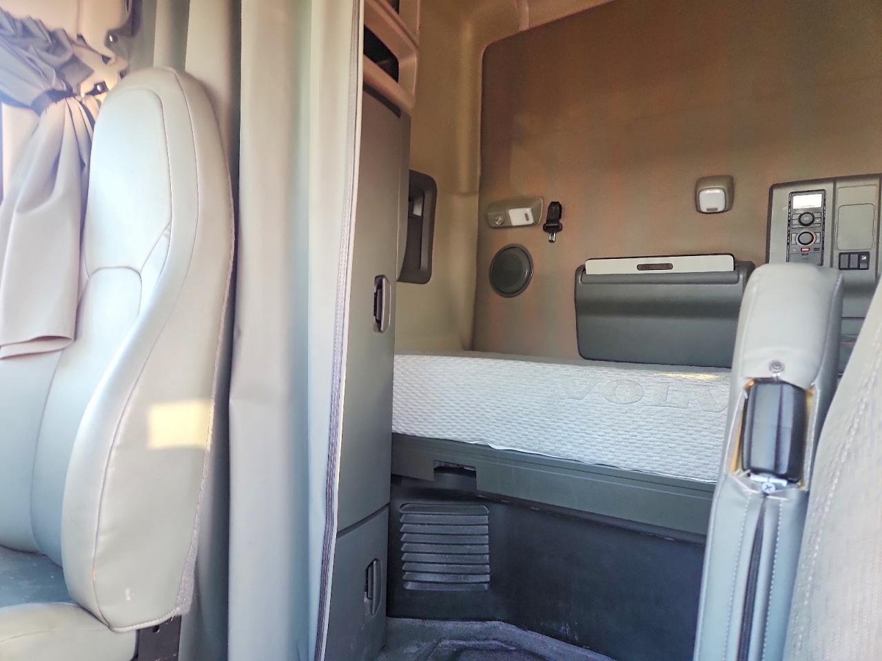 2023 Volv O VNL Semi Truck