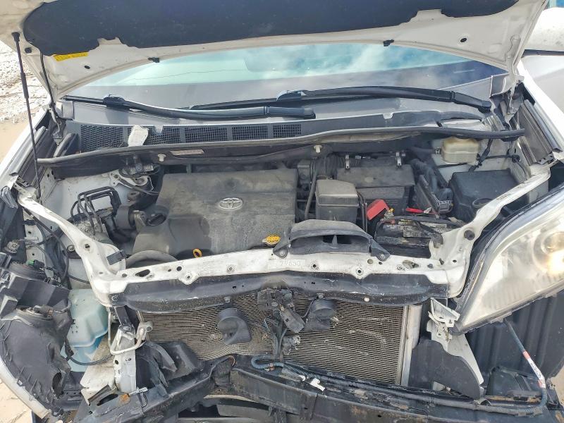 2016 Toyota Sienna le 8-passenger