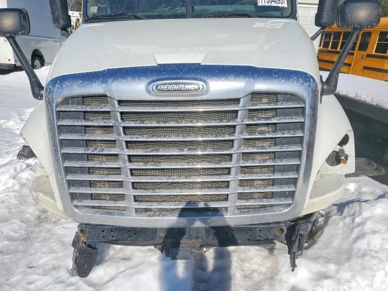 2016 Freightliner Cascadia 125 Semi Truck
