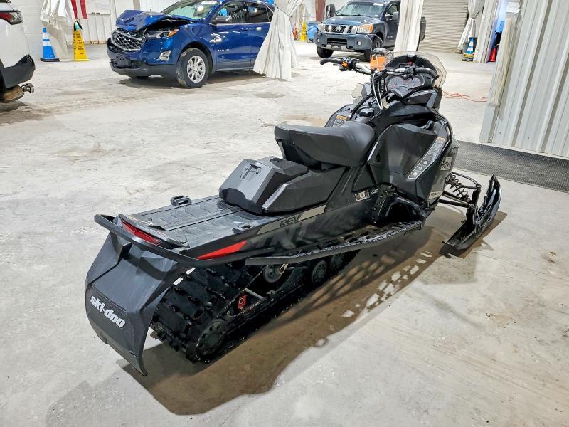 2019 Skidoo Snowmobile
