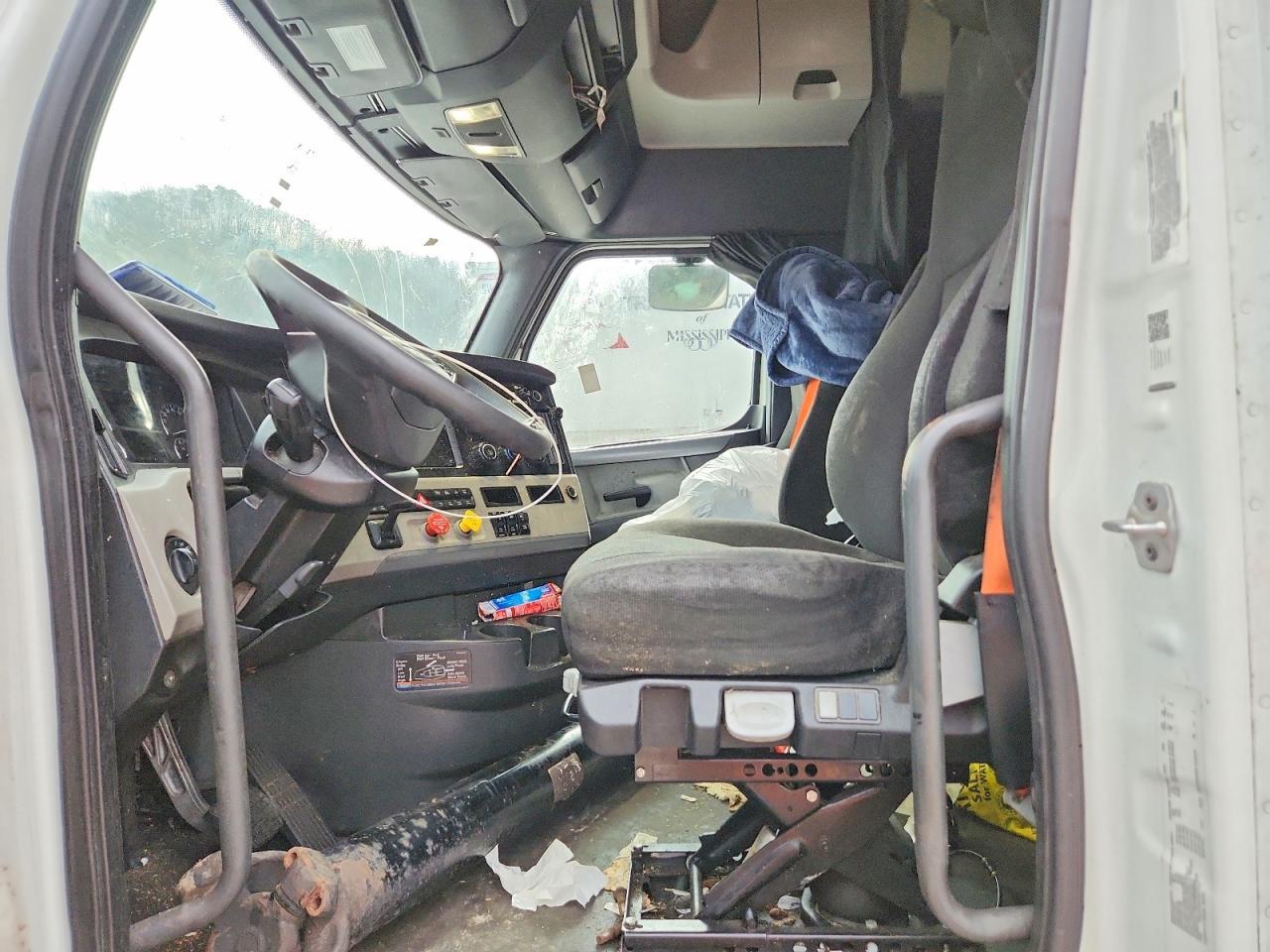 2019 Freigliner 2019 Freightliner Cascadia 126 Semi Truck