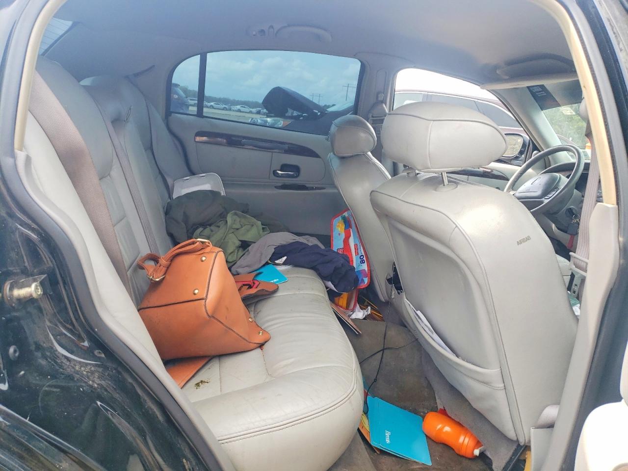 2000 Lincoln Town car Executive