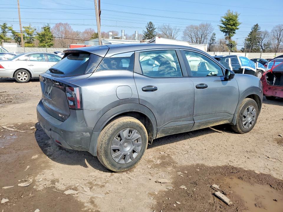 2025 Nissan Kicks s