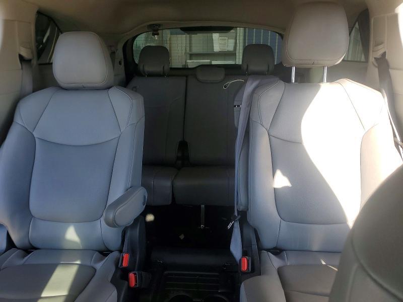 2023 Toyota Sienna xle 8-passenger