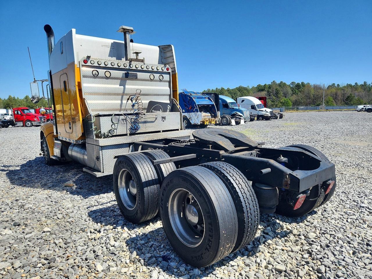 2010 Peterbilt 386