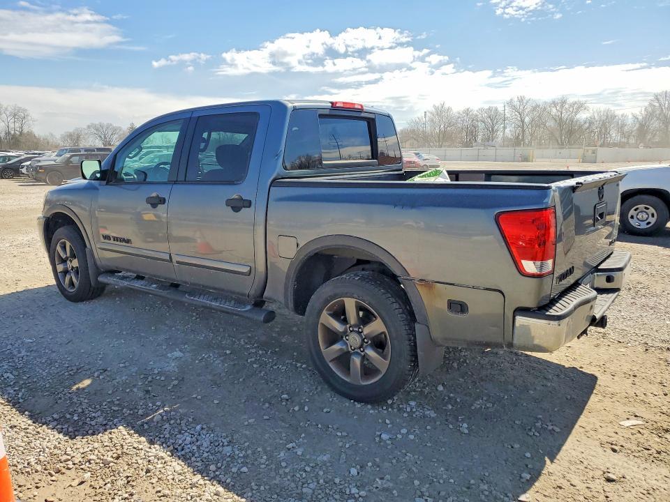 2015 Nissan Titan SV