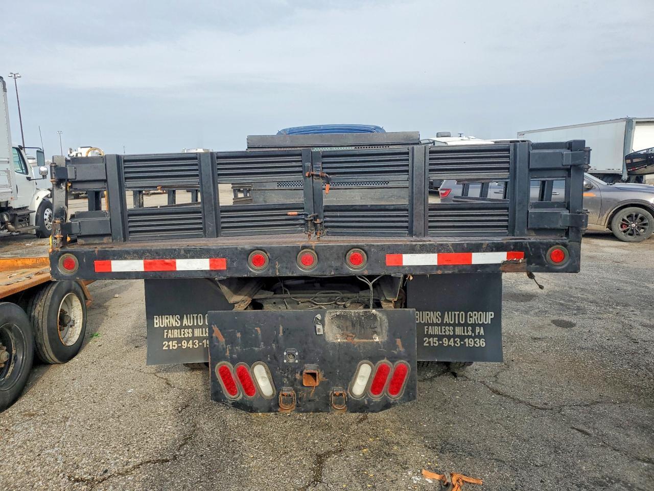 2004 GMC C5500 Flatbed Truck