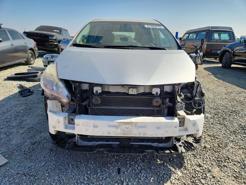 2012 Toyota Prius v Five