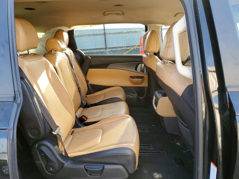 2022 KIA Carnival lx