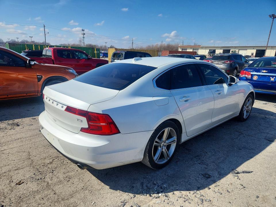 2017 Volvo S90 T5 Momentum