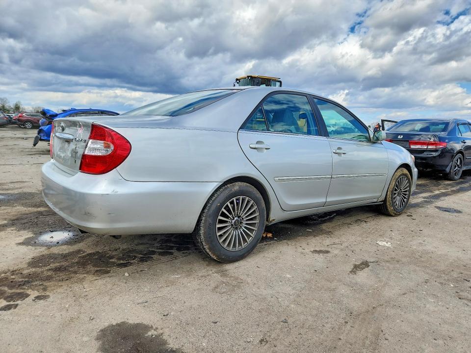 2004 Toyota Camry xle