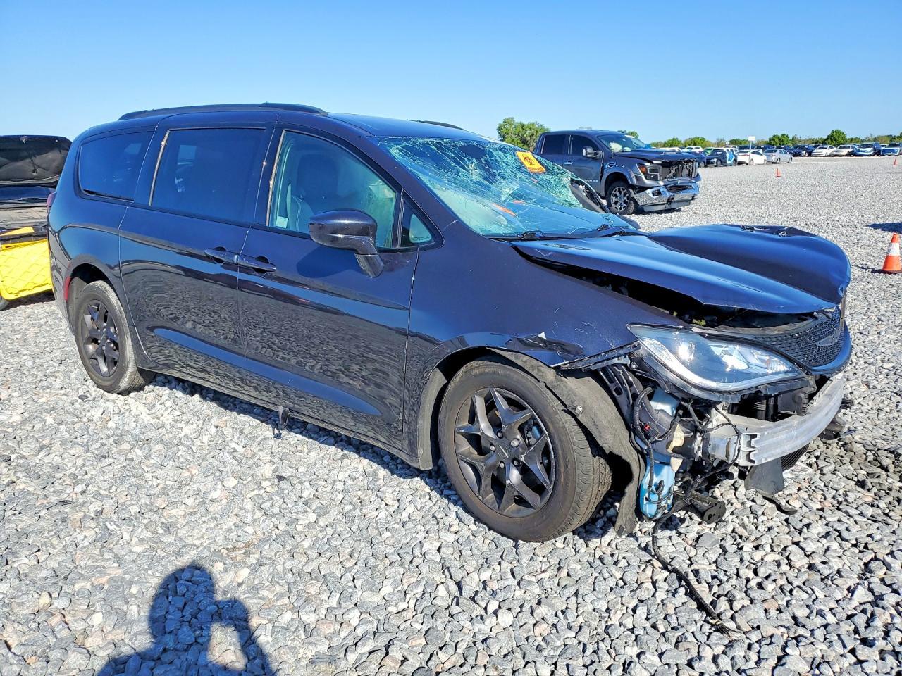 2019 Chrysler Pacifica Touring l