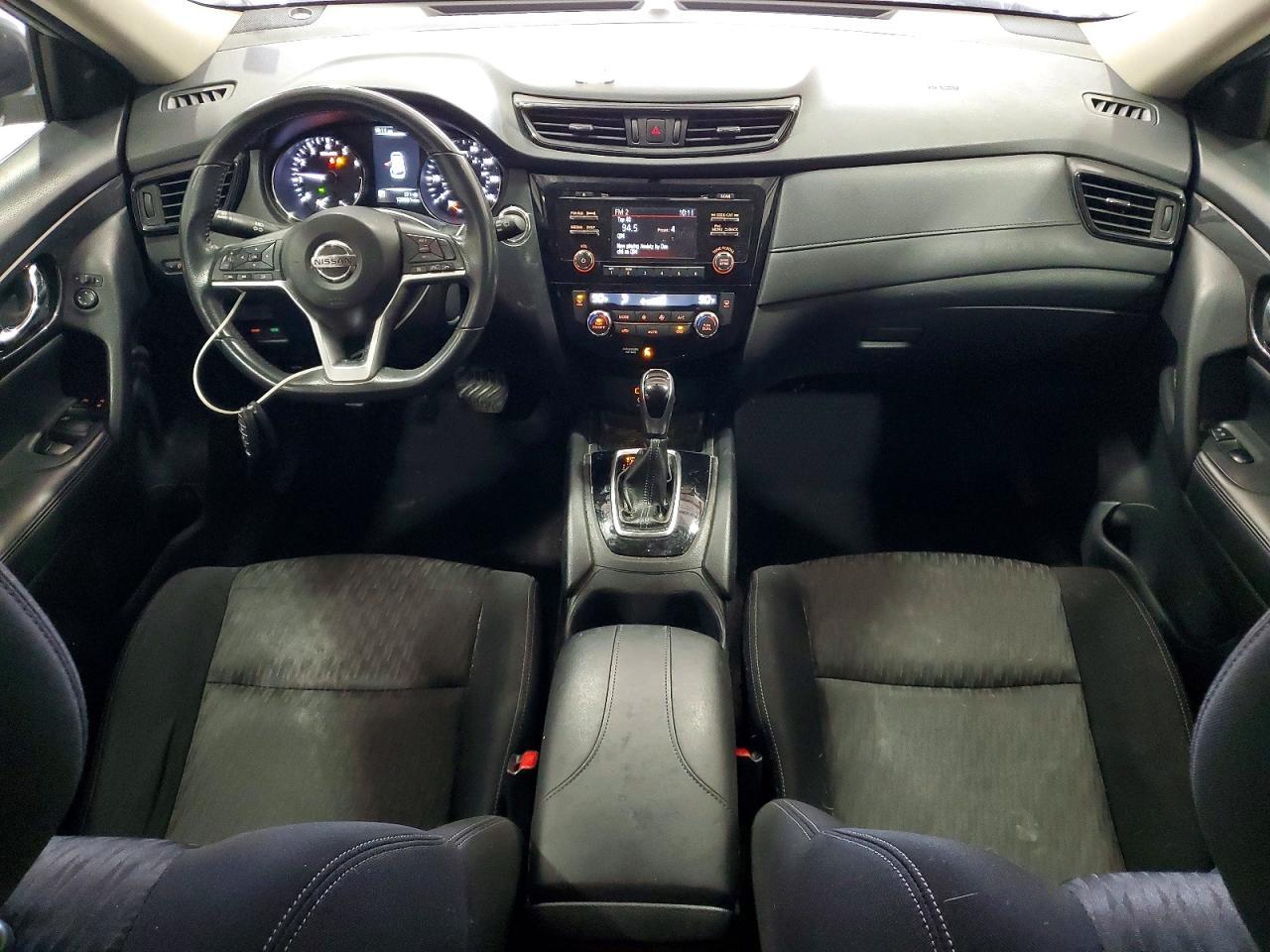 2017 Nissan Rogue sv