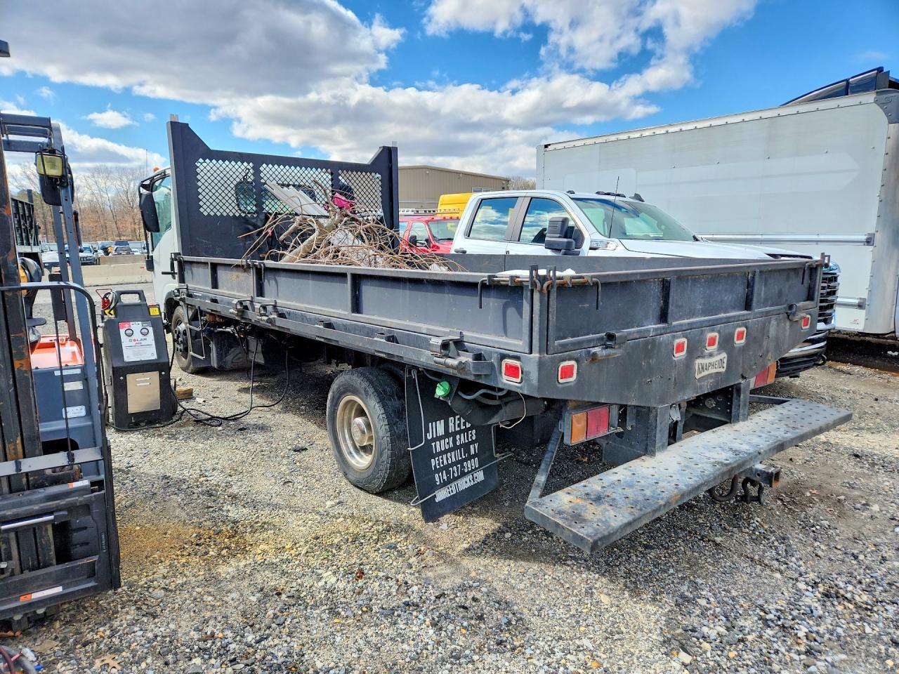 2011 Isuzu NPR