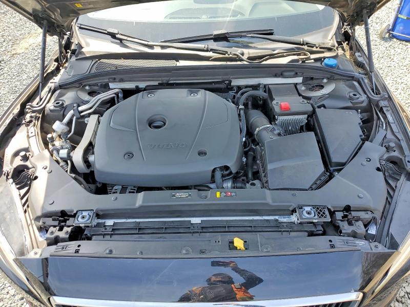 2021 Volvo S60 T5 Momentum