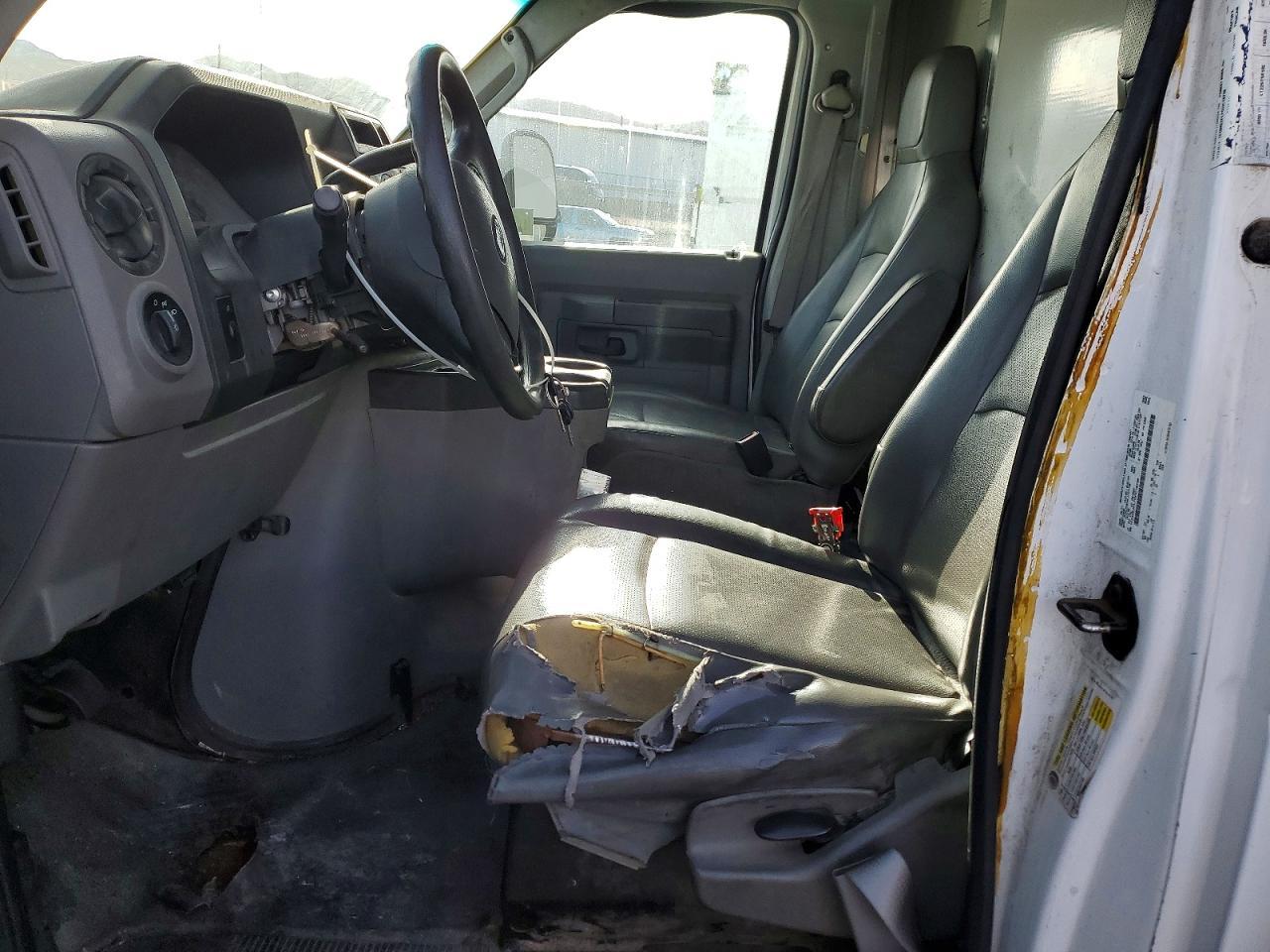 2016 Ford E350 Delivery Truck